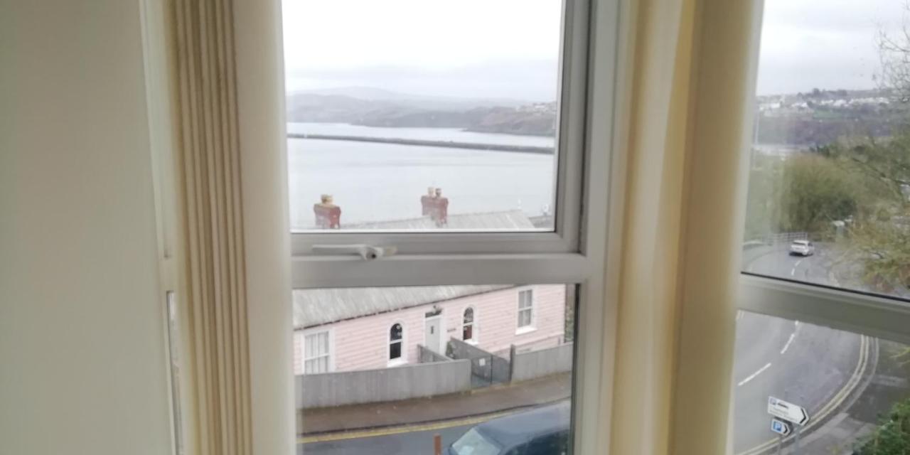 The Hope And Anchor Hotell Goodwick Eksteriør bilde
