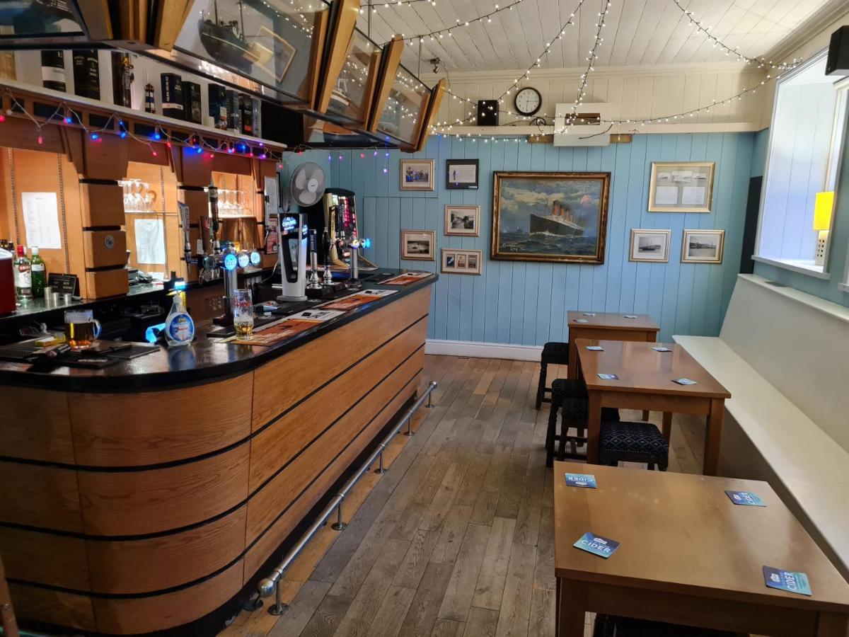 The Hope And Anchor Hotell Goodwick Eksteriør bilde