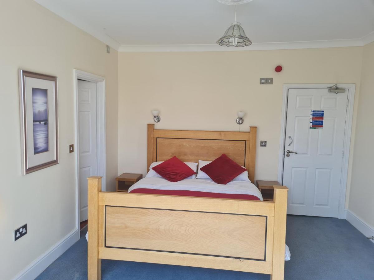 The Hope And Anchor Hotell Goodwick Eksteriør bilde